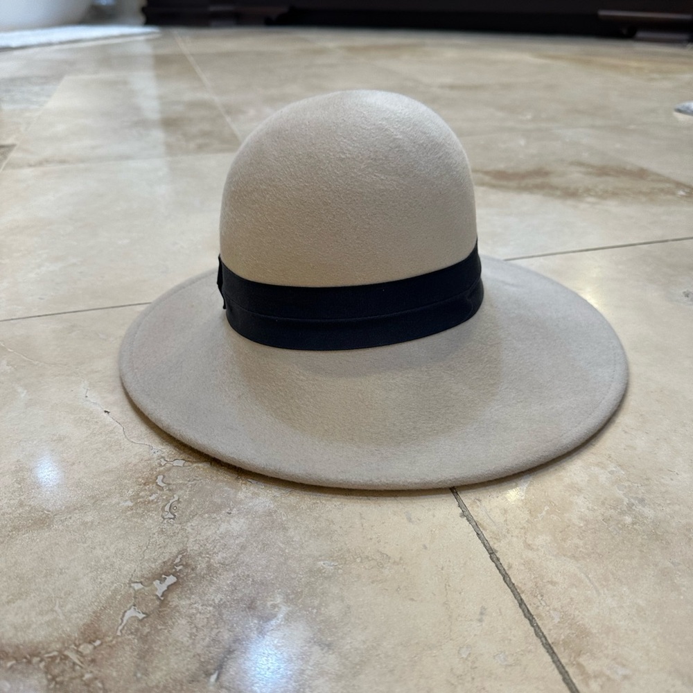 Goorin Bros Cream Hat with Black Band